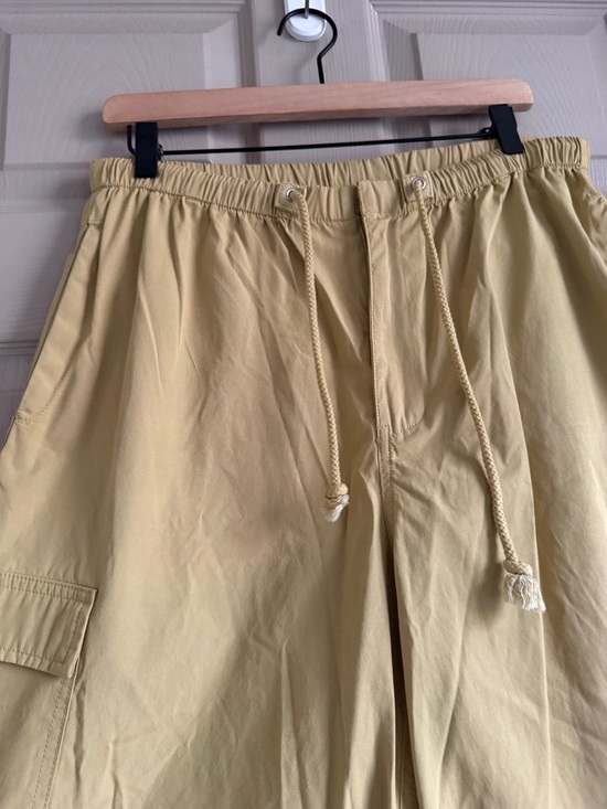 Local European BERMUDA PARACHUTE Shorts M/L - Picture 3 of 10